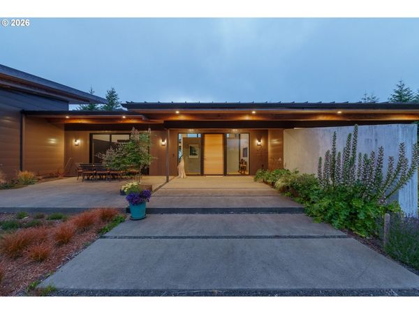 75175 Stargazer Lane, Coquille, OR 97423