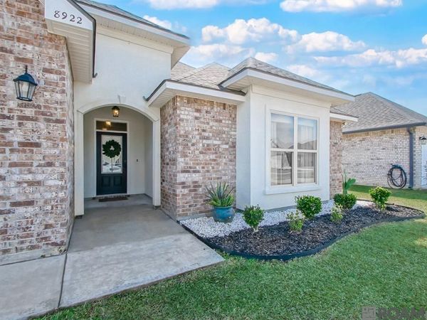 8922 Dalwood Dr, Denham Springs, LA 70726