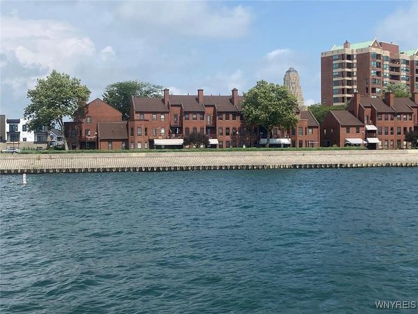 84 Ojibwa Circle, Unit 16, Buffalo, NY 14202