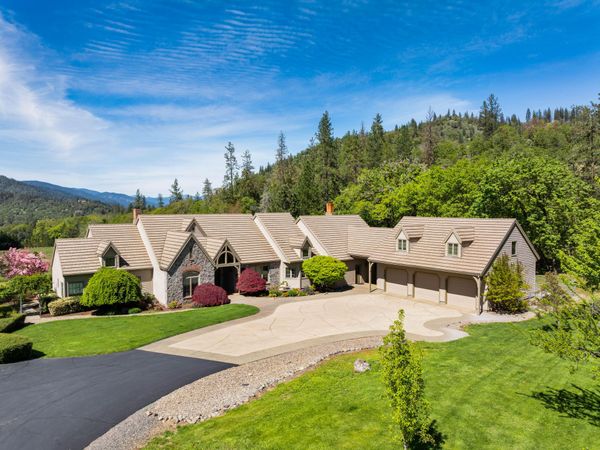 3396 Foots Creek Road, Gold Hill, OR 97525