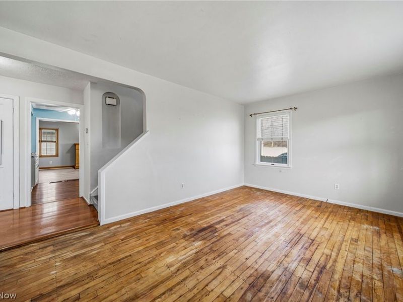 352 E 328th Street, Willowick, OH 44095 Photo 10