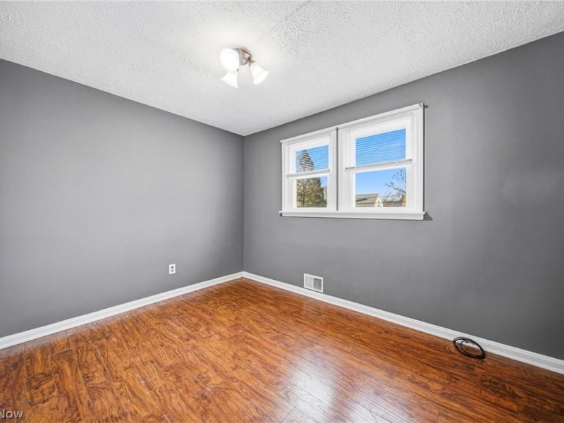 352 E 328th Street, Willowick, OH 44095 Photo 24