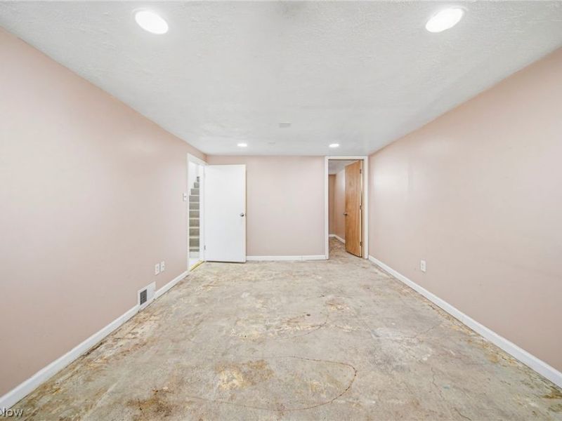 352 E 328th Street, Willowick, OH 44095 Photo 30