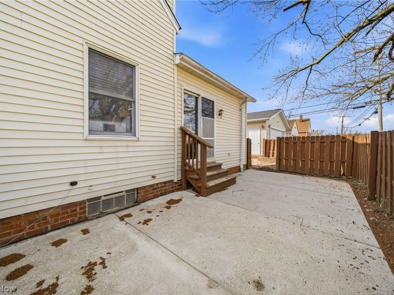 352 E 328th Street, Willowick, OH 44095 Photo 6