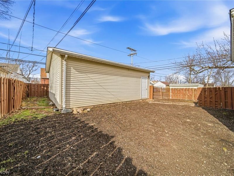 352 E 328th Street, Willowick, OH 44095 Photo 9