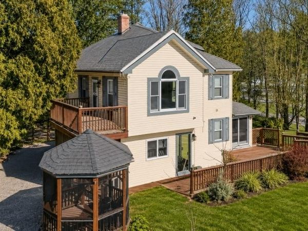 1 Old Dingman Rd, Sandyston, NJ 07851