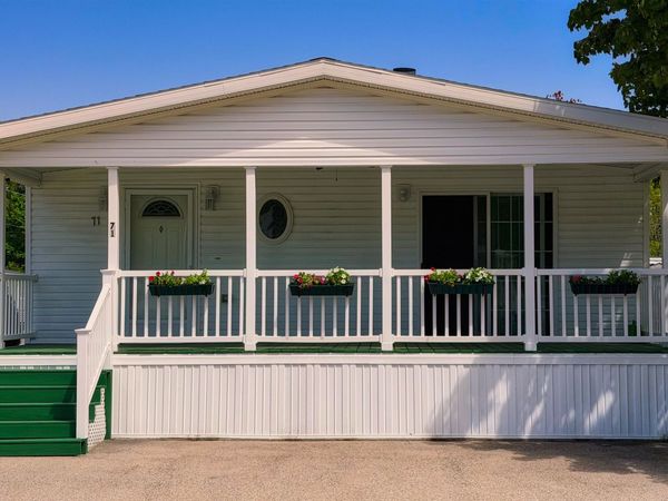 71 Caddy Drive, Salem, NH 03079