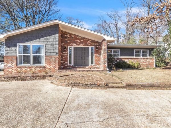 1611 Chickasaw Dr, Columbus, MS 39705