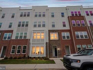 19820 LAVENDER DUST SQUARE, ASHBURN, VA 20147