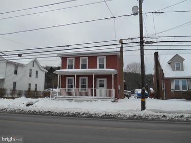 89 N TULPEHOCKEN STREET, PINE GROVE, PA 17963