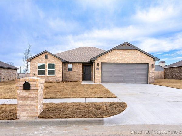 15024 S Poplar Street, Glenpool, OK 74033