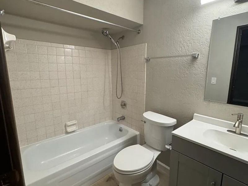 2814 Stonehenge Drive, Columbus, OH 43224 Photo 12