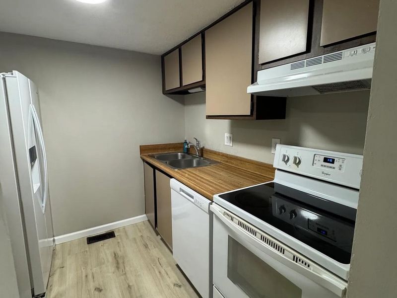 2814 Stonehenge Drive, Columbus, OH 43224 Photo 4