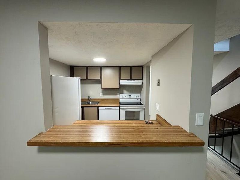 2814 Stonehenge Drive, Columbus, OH 43224 Photo 5