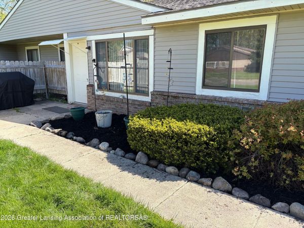 2140 Adelpha Avenue, Holt, MI 48842