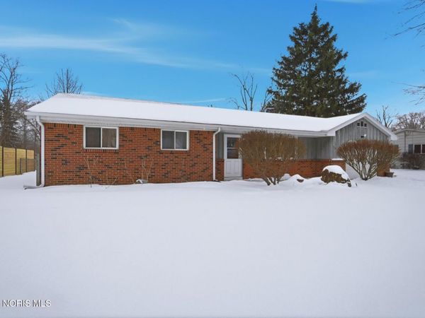 519 Mettabrook Drive, Swanton, OH 43558