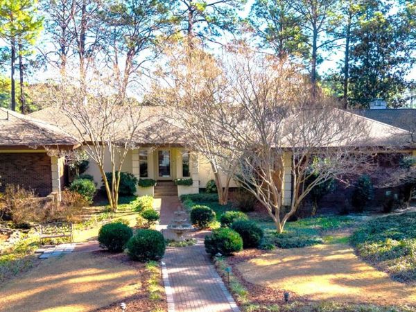 5 Clubhouse Drive, Pinehurst, NC 28374