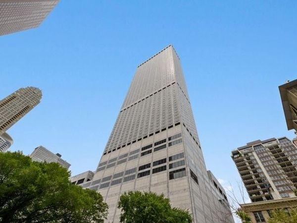 180 E PEARSON Street, Unit 5805, Chicago, IL 60611