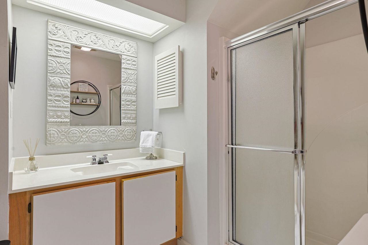 24 Frigate Ct. Photo 14