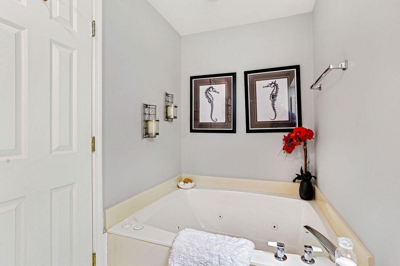 24 Frigate Ct. Photo 15