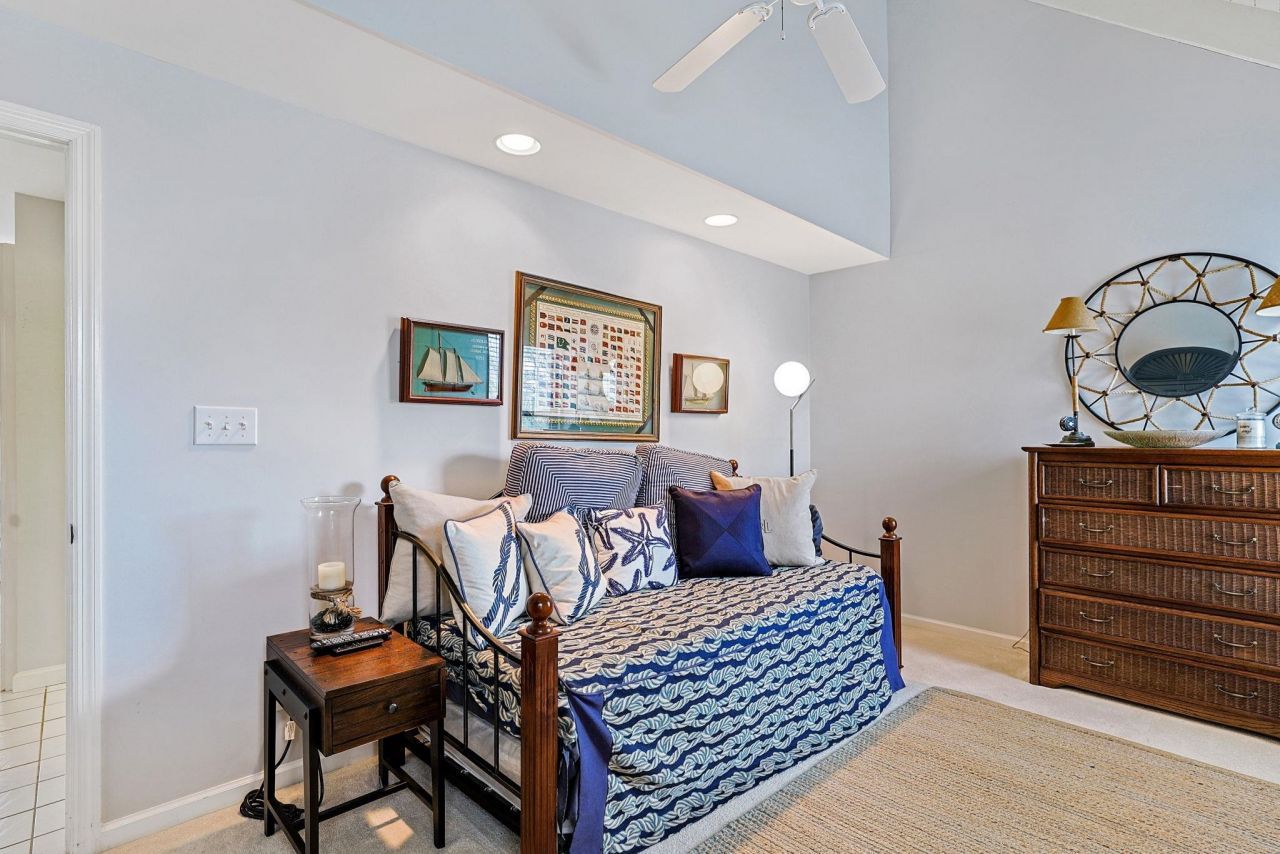 24 Frigate Ct. Photo 17