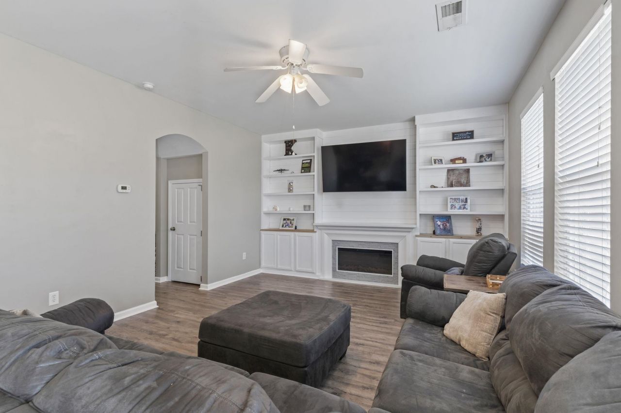 1004 Woodall Ct. Photo 14