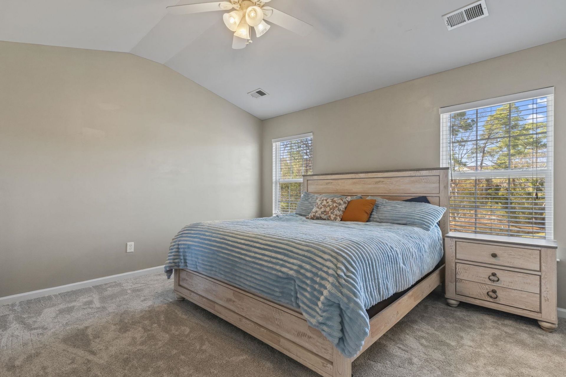 1004 Woodall Ct. Photo 15