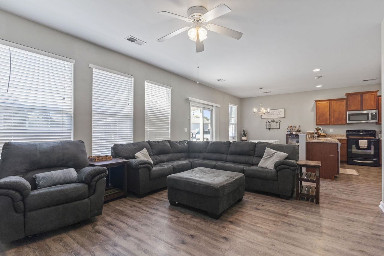 1004 Woodall Ct. Photo 15