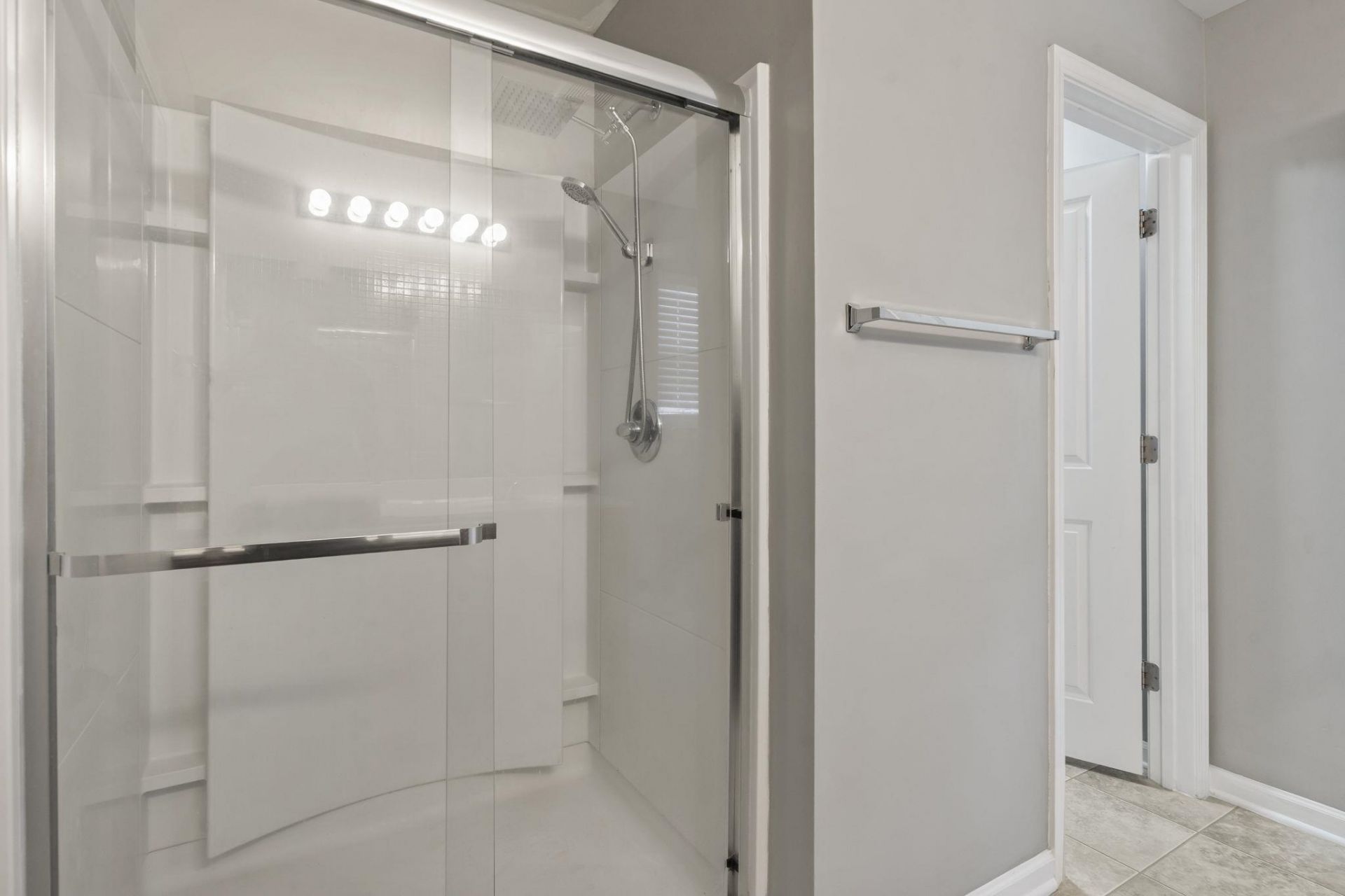 1004 Woodall Ct. Photo 16