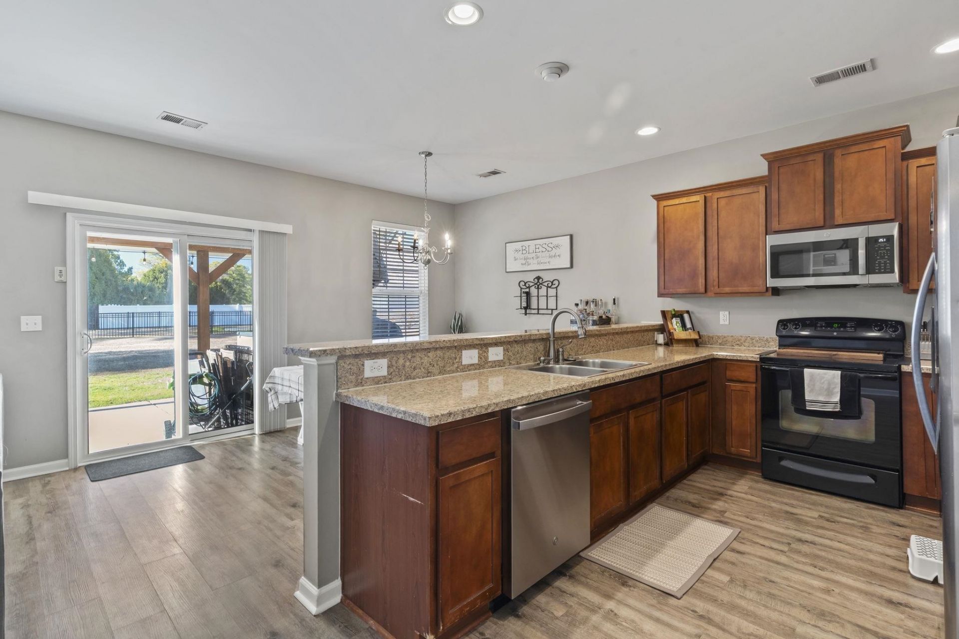 1004 Woodall Ct. Photo 7