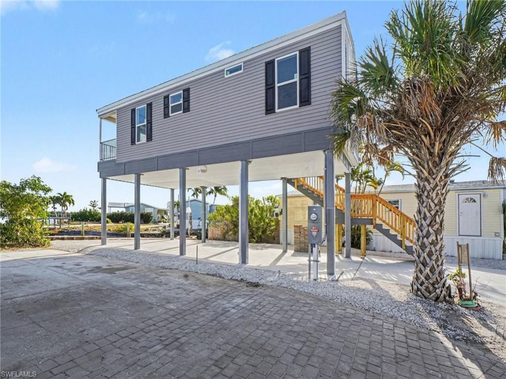 69 Emily Ln, Fort Myers Beach, FL 33931 Photo