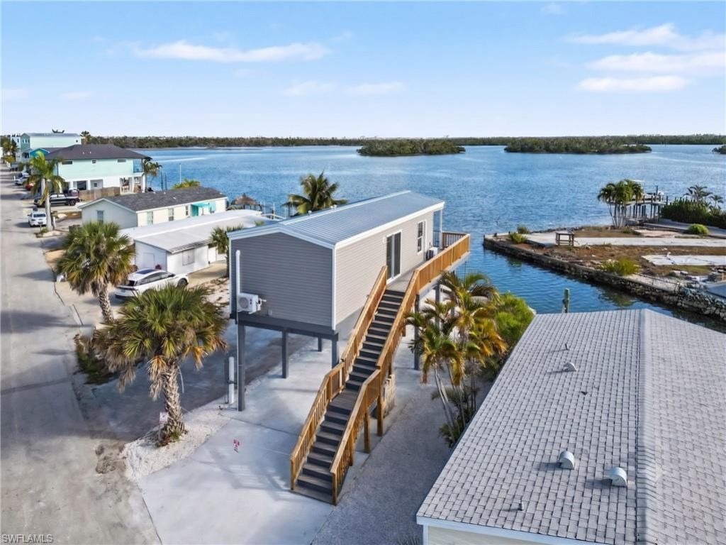 69 Emily Ln, Fort Myers Beach, FL 33931 Photo