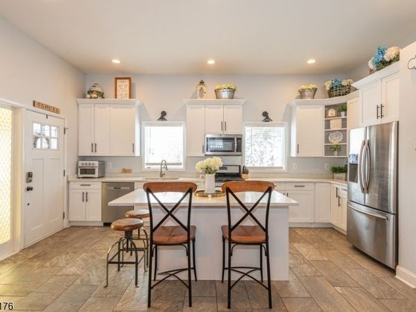 8 Lesko Ter, Ogdensburg, NJ 07439