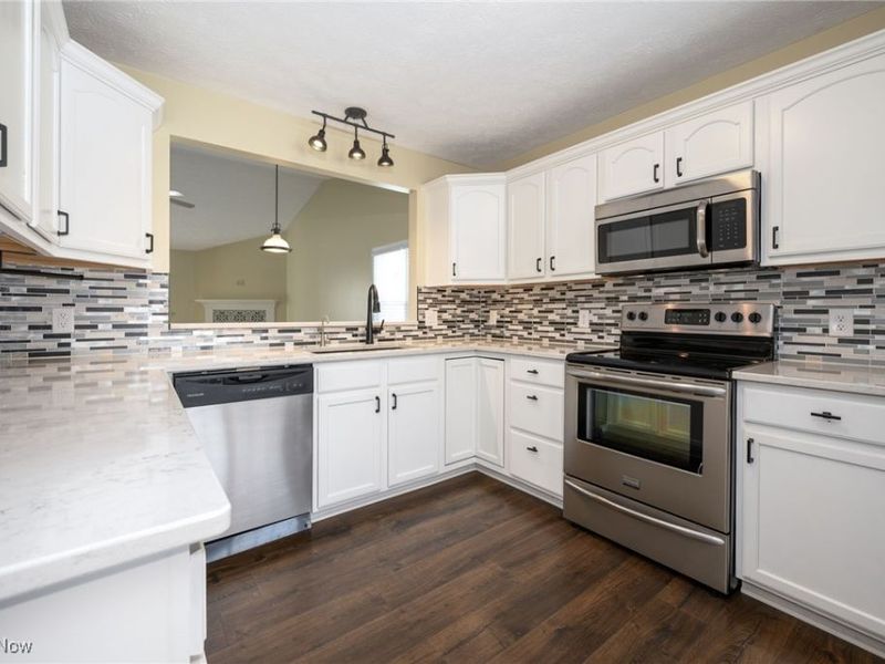 9234 Forest Trail Avenue NW, Massillon, OH 44647 Photo 5