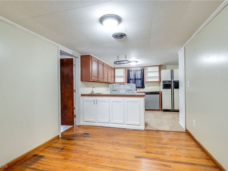 1212 Benton Street, Barberton, OH 44203 Photo 10