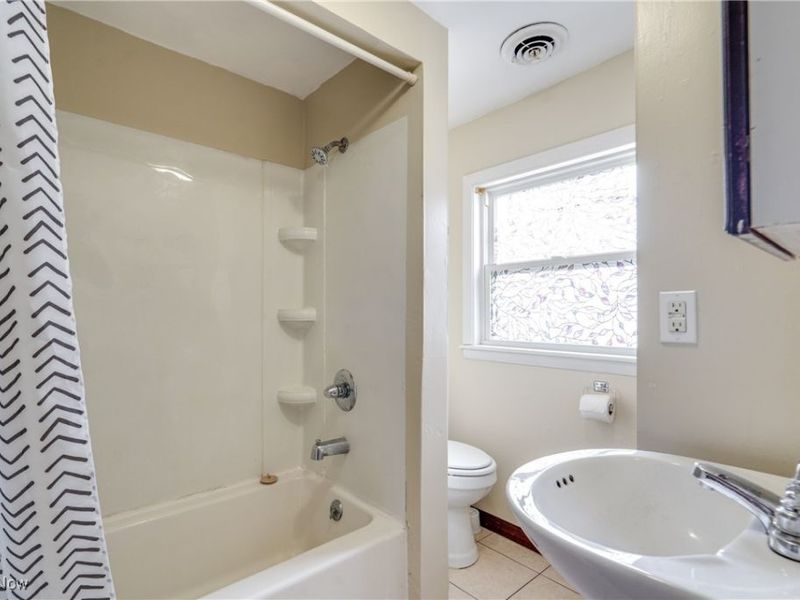 1212 Benton Street, Barberton, OH 44203 Photo 14