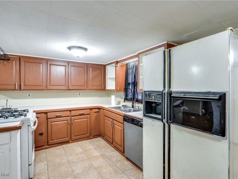 1212 Benton Street, Barberton, OH 44203 Photo 19