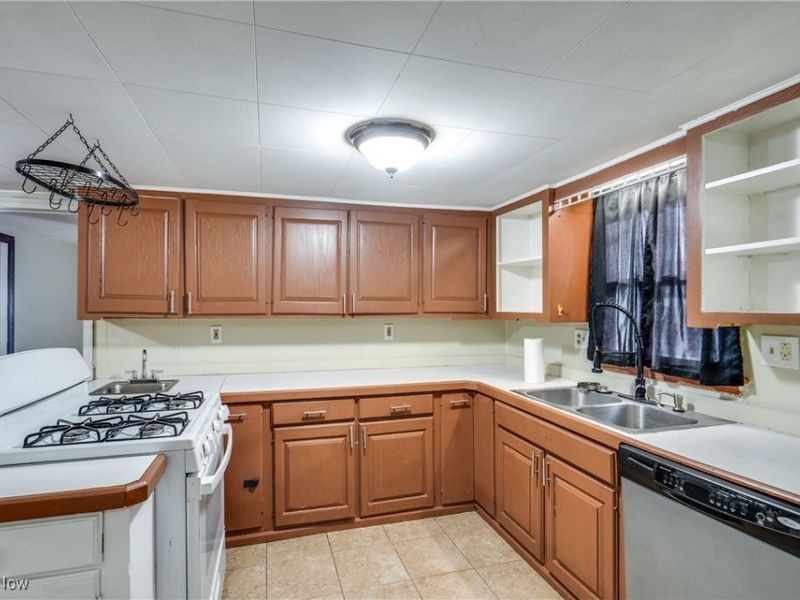 1212 Benton Street, Barberton, OH 44203 Photo 20