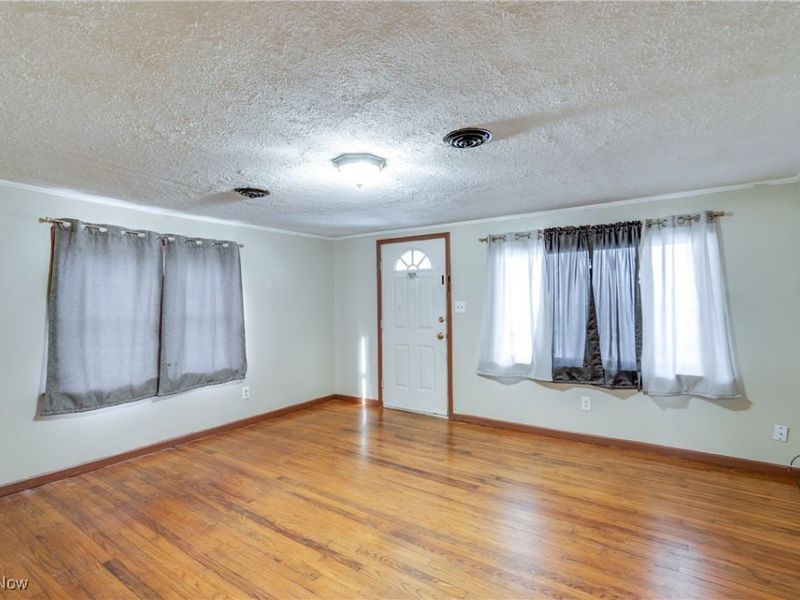 1212 Benton Street, Barberton, OH 44203 Photo 5