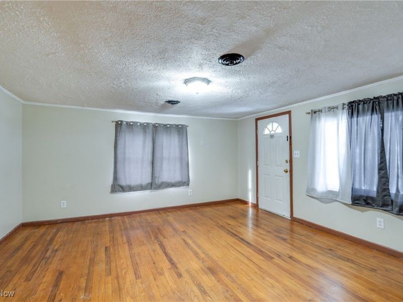 1212 Benton Street, Barberton, OH 44203 Photo 7