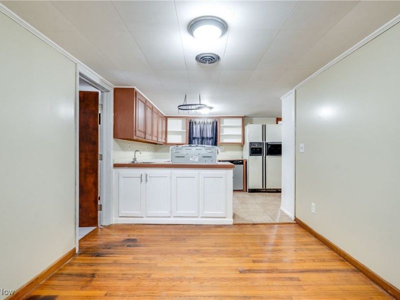 1212 Benton Street, Barberton, OH 44203 Photo 9