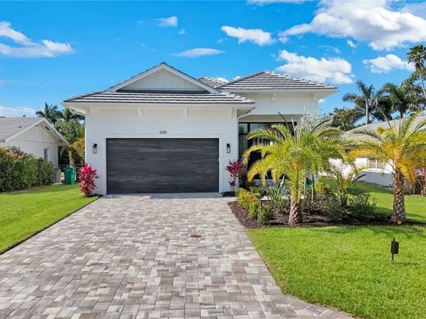 668 93rd AVE N, NAPLES, FL 34108
