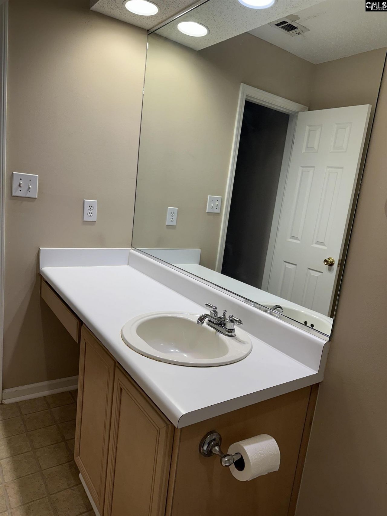 27 Heritage Village Lane  Photo 6