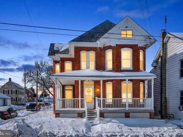 102 N QUEEN STREET, LITTLESTOWN, PA 17340