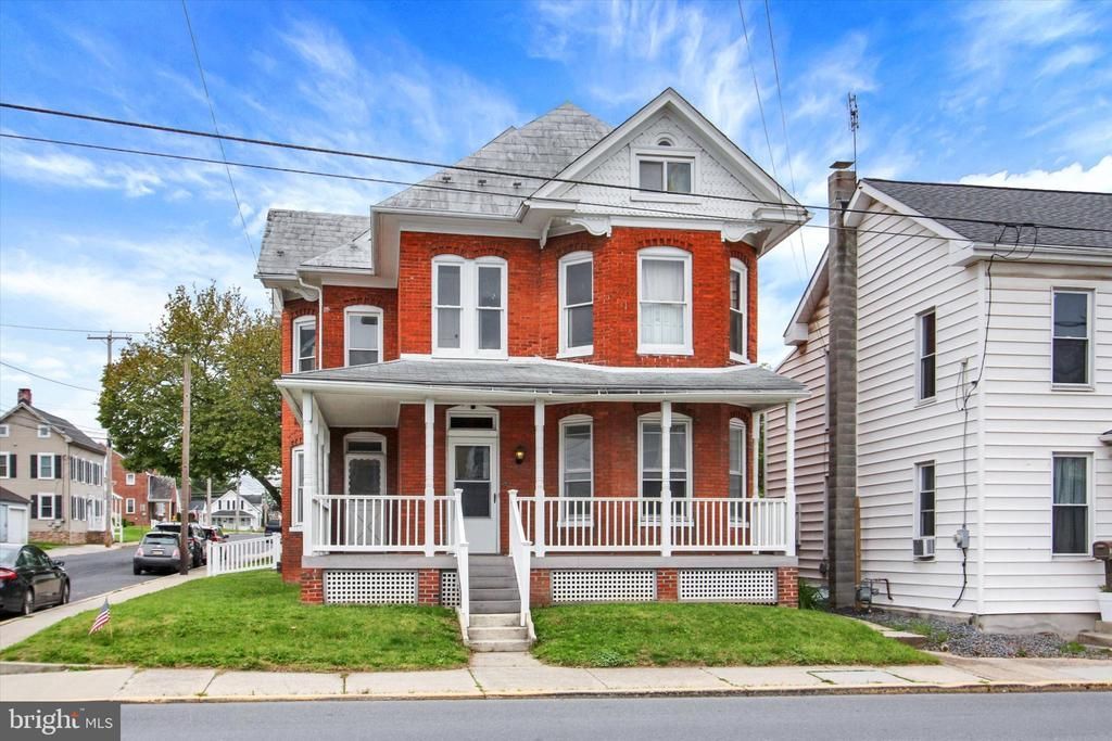 102 N Queen Street, Littlestown, PA 17340 Main Photo
