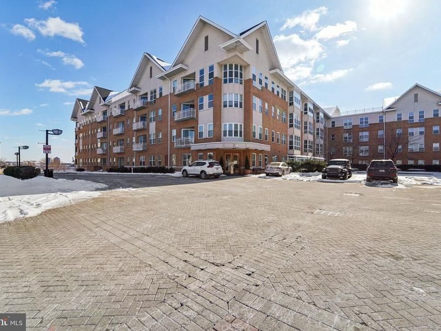 23 Pierside Drive, Unit 118, Baltimore, MD 21230 Main Photo