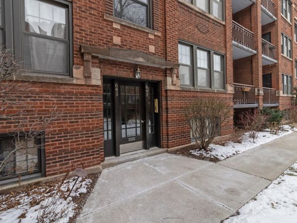 643 Garfield Street, Unit 3, Oak Park, IL 60304