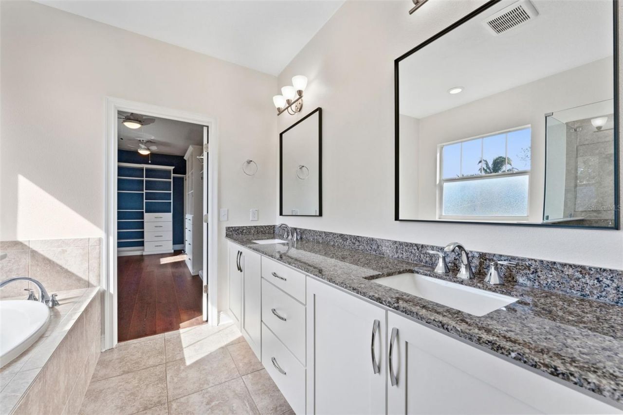 135 24th Avenue S, Saint Petersburg, FL 33705 Photo