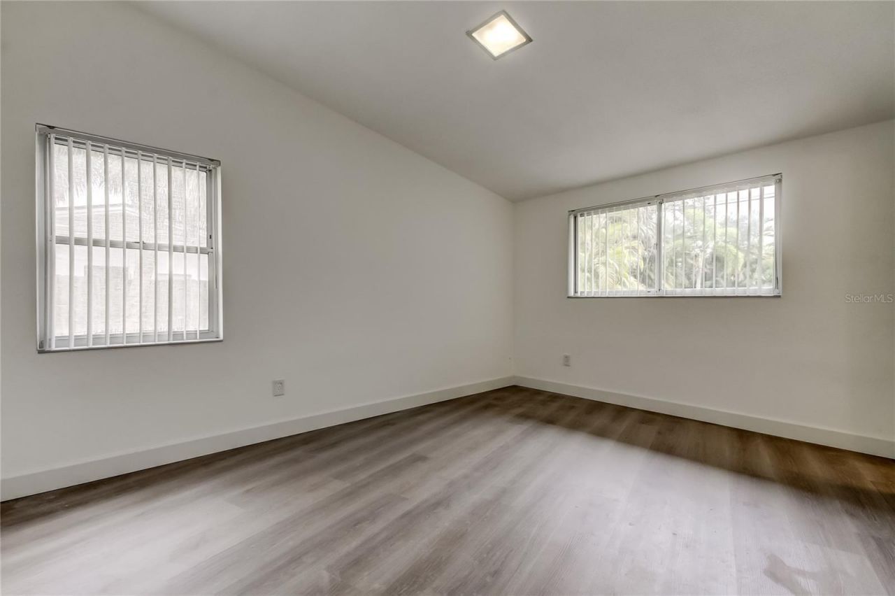 1000 39th Avenue Ne, Saint Petersburg, FL 33703 Photo