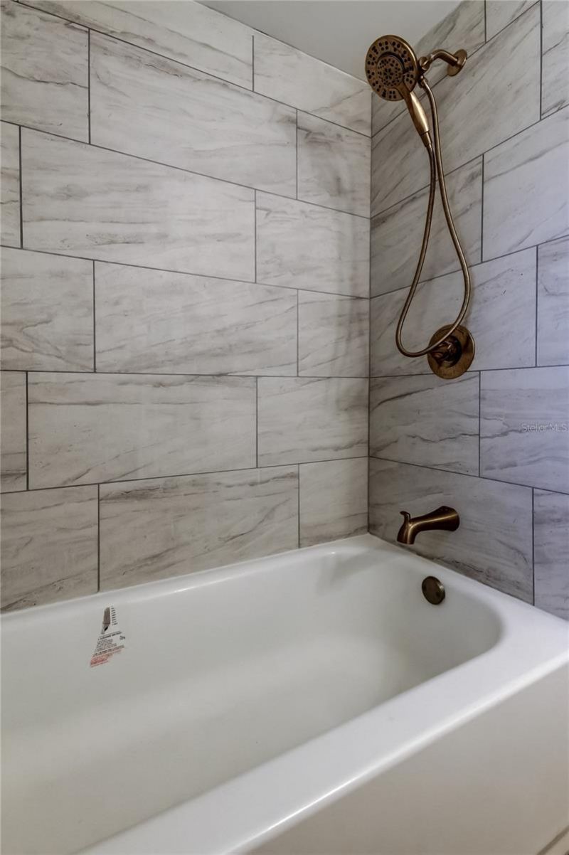 1000 39th Avenue Ne, Saint Petersburg, FL 33703 Photo